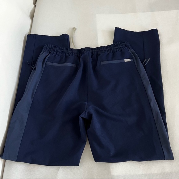 Figs Technical Collection Size Large Navy Blue Contrast Of Fabric 7 pockets Pant - Picture 2 of 13